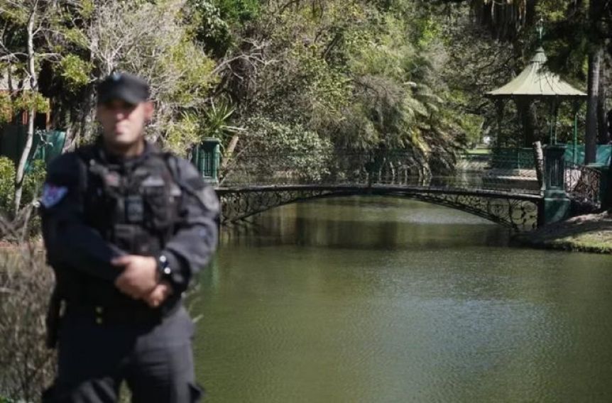 Escalofriante: encontraron un cadáver flotando en un lago de los Bosques de Palermo