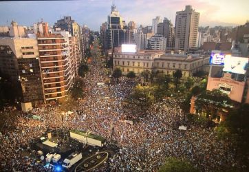 Vidal finalizó la campaña provincial y anunció que 