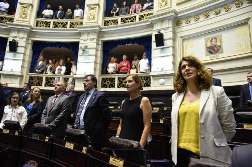 Con varios peronistas ausentes, los legisladores electos recibieron sus diplomas