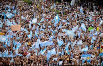 Macri se despidió de la Rosada frente a una multitud y dijo “hasta pronto, esto recién empieza