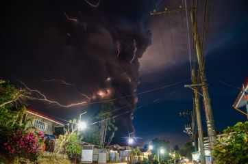 Alerta en Filipinas: más de 24.500 evacuados por volcán en erupción