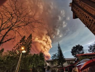 Alerta en Filipinas: más de 24.500 evacuados por volcán en erupción