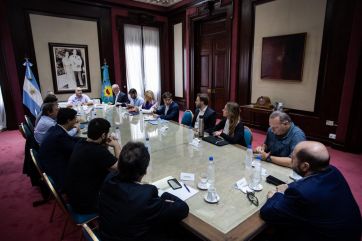 Kicillof reunió a los líderes de la Legislatura para idear un plan de crisis sanitaria y económica