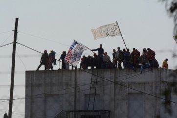 Presos sueltos, intendentes atados