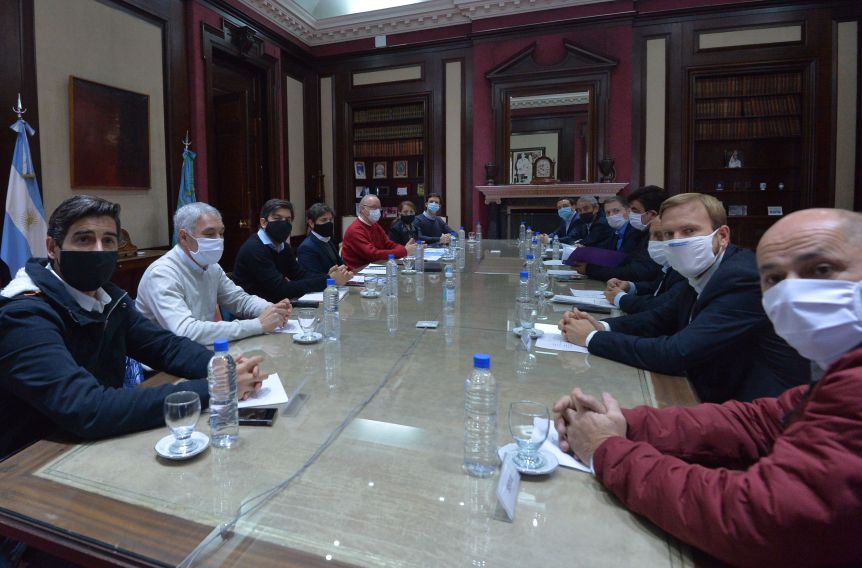 Kicillof reunió a intendentes oficialistas de la Tercera para analizar la apertura de comercios