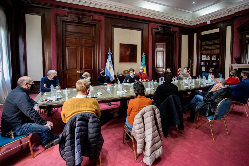 Tras la reunión con intendentes, Kicillof prometió un plan de obras de la Provincia