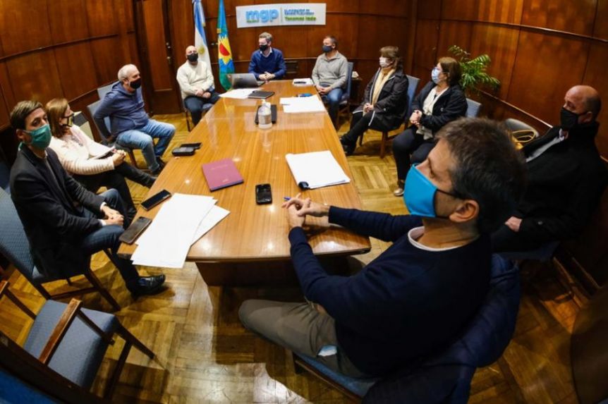 Mar del Plata se rebela y tensa la relación con Provincia al habilitar actividades