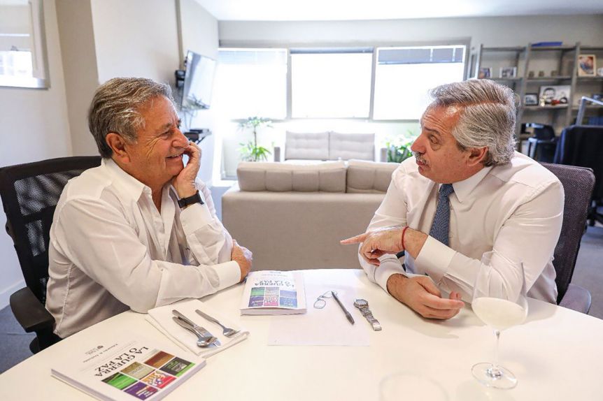 Después de las críticas, Alberto recibió a Duhalde