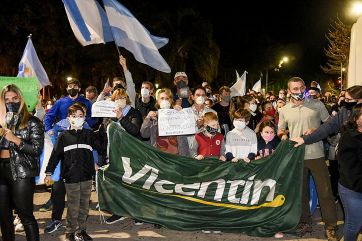 El velo de la pandemia no alcanza a tapar la vigencia de la grieta