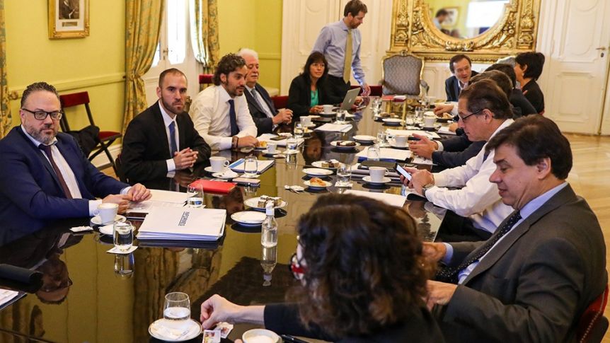 Antes de la cumbre tripartita, el Gabinete económico analizó medidas post pandemia