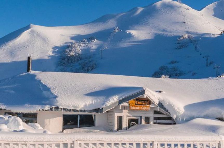 Los centros de esquí abrieron llenos de nieve y sol para residentes locales