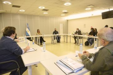 Tras pedir que se eviten las usurpaciones, Larroque se reunió con Frederic