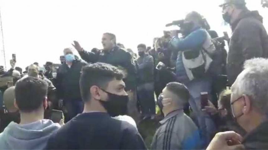 El Jefe de la Bonaerense fue a dar explicaciones, fracasó, renunció y se la rechazaron