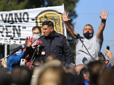 Oíd el ruido de rotas cadenas