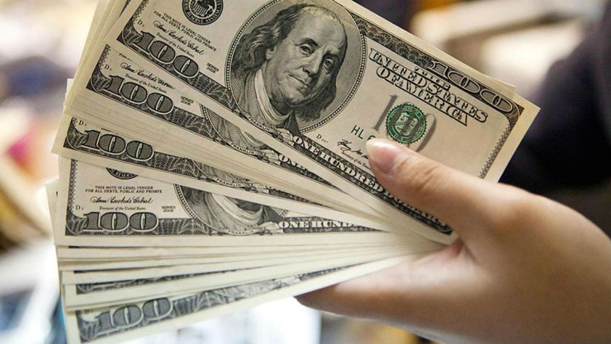 Tras el anuncio de mayores restricciones, el dólar blue trepa a $145