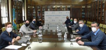 Se mira y no se toca: los intendentes reclaman pero Provincia no reparte