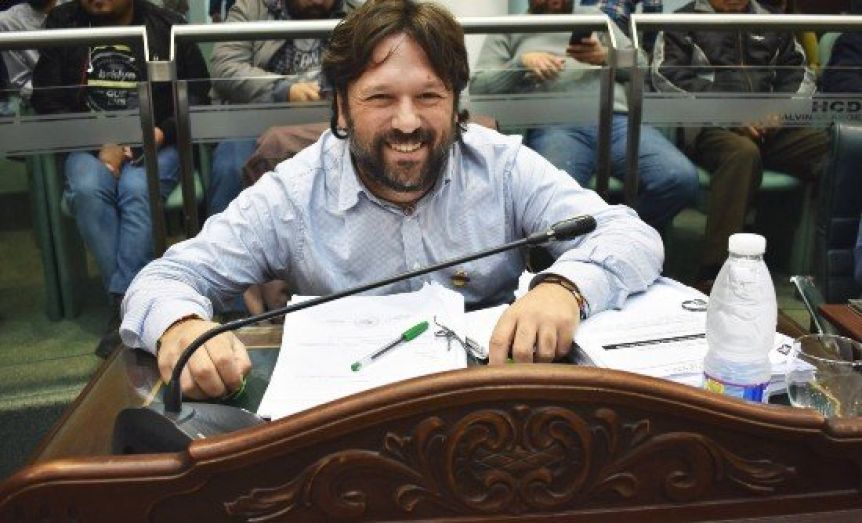Nuevo caso positivo de Covid en el equipo del ministro Andrés Larroque