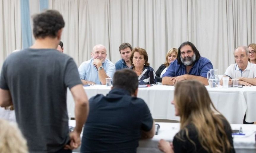 Tras el mano a mano de Provincia con estatales, hoy le toca pedir aumento a los docentes