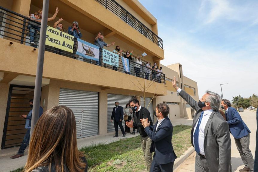 Alberto Fernández entregó viviendas en cinco provincias