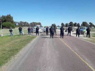 Propietarios no residentes de Monte Hermoso protestan para entrar a la ciudad