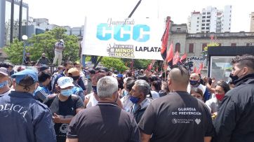 Organizaciones políticas y sociales intentaron tomar la Municipalidad de La Plata