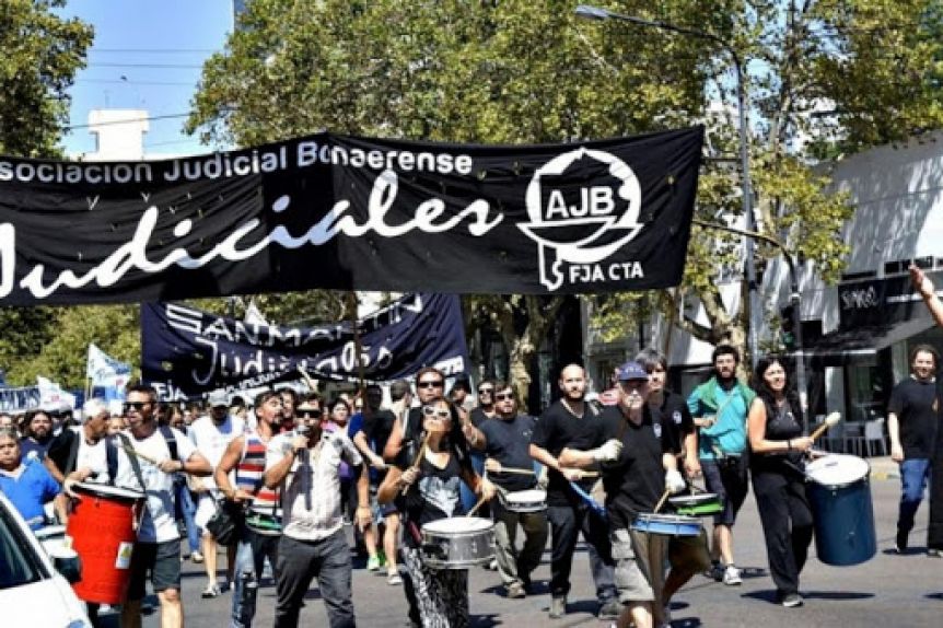 La Provincia hizo nueva oferta a los judiciales, que resuelven en asambleas