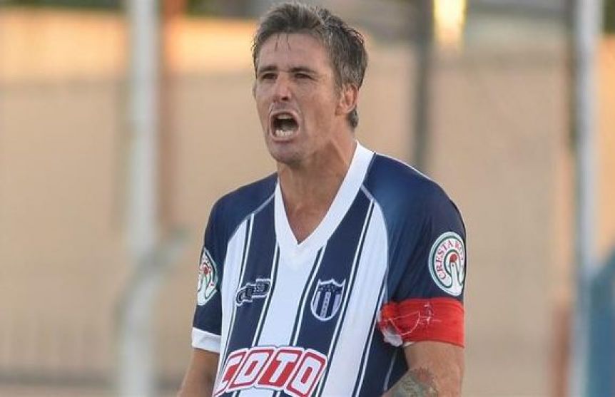 El intendente de Navarro se va a Nación y lo reemplaza un delantero con mucho gol