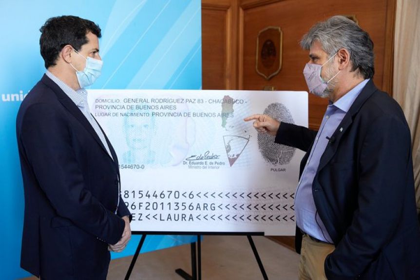 Nación presentó el nuevo DNI que incluye una actualización del mapa bicontinental argentino
