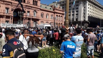 Por los incidentes afuera y en el interior de la Rosada, terminó el velatorio de Maradona