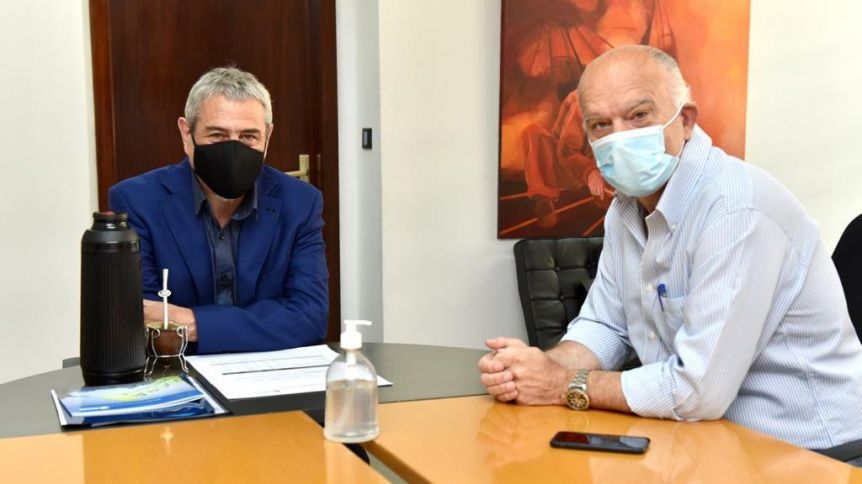 Tres “Dorregos” visitaron a Ferraresi por las viviendas en sus distritos