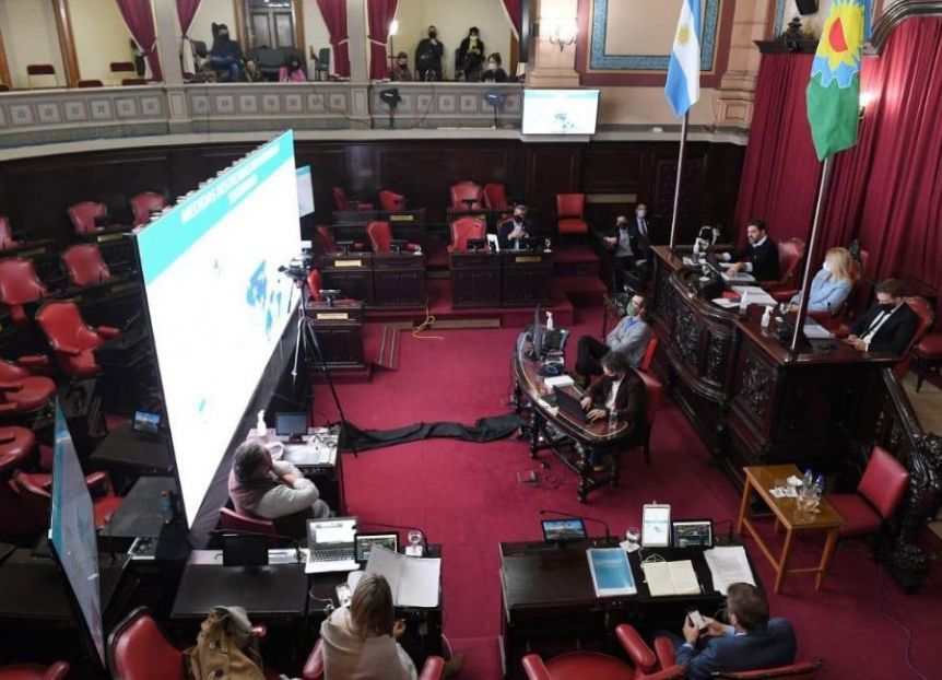La última del año: con agradecimientos, Bianco expuso ante la Bicameral de Emergencia
