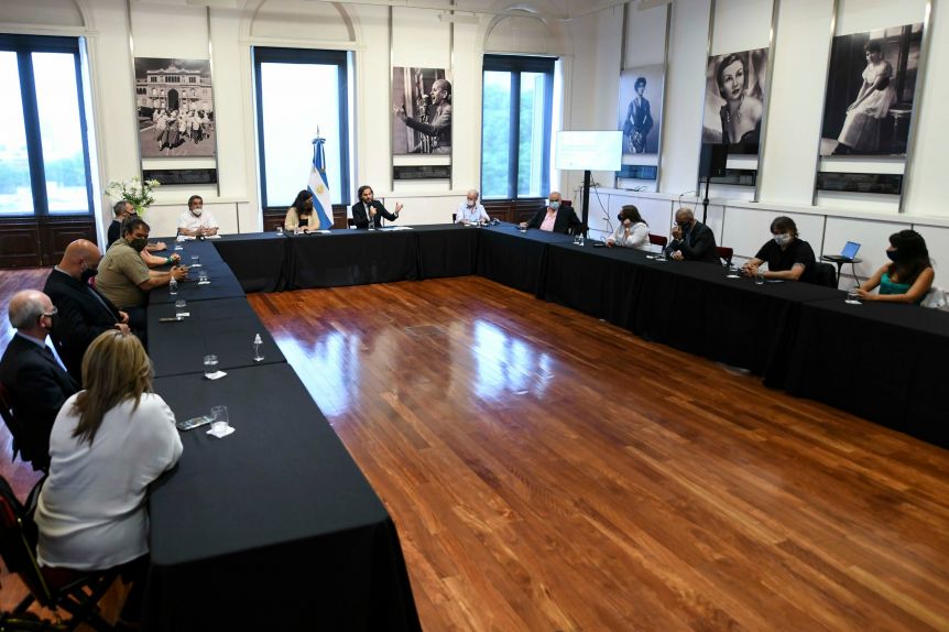El Gobierno acordó un incremento del 18% para los trabajadores estatales