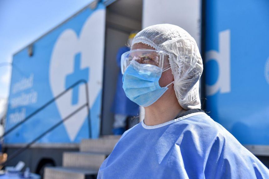 Unidades cerradas y cuidados intensivos, la primera línea de vacunación bonaerense