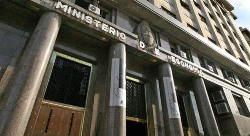 Guzmán mueve fichas en Economía: quiénes son los nuevos nombres