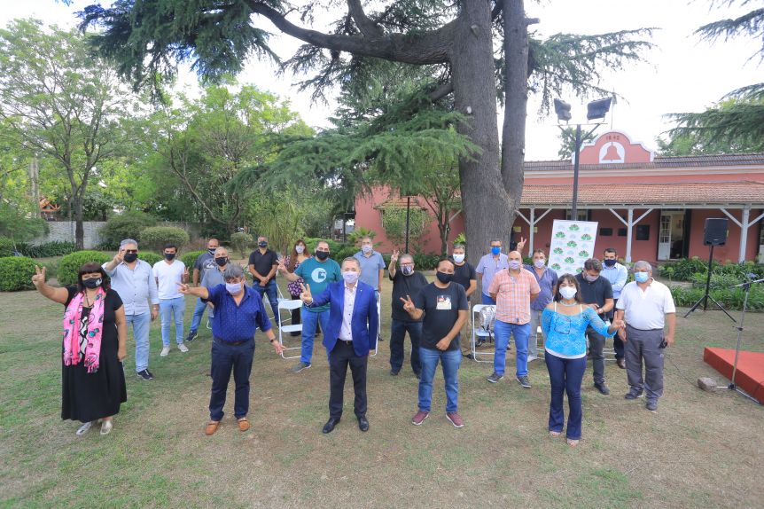 Gray firmó importante acuerdo con los municipales del Conurbano