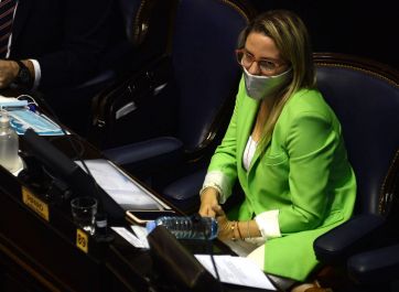 Con fuertes discursos y mucho color, las diputadas se destacaron en la primera sesión del año