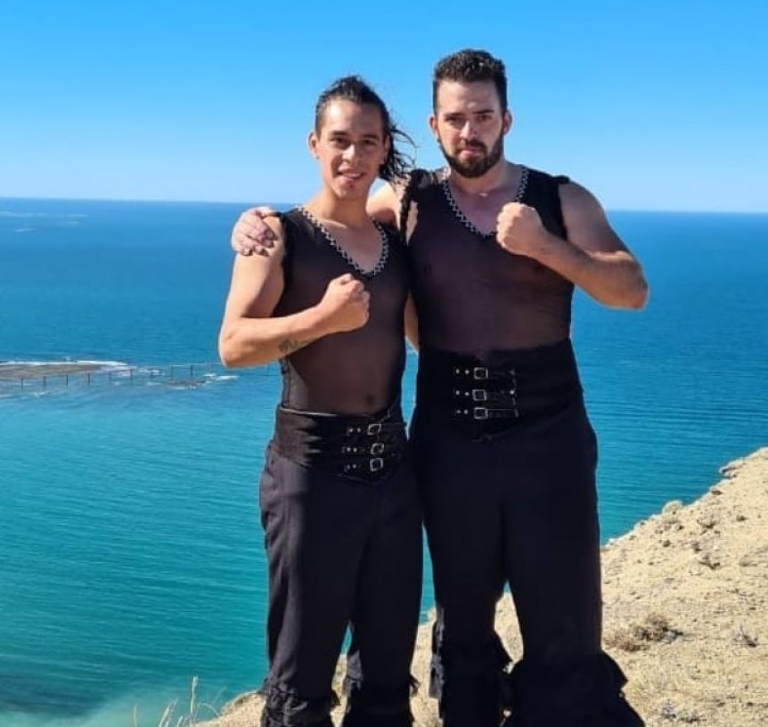 Jóvenes argentinos triunfan en Europa tocando el bombo