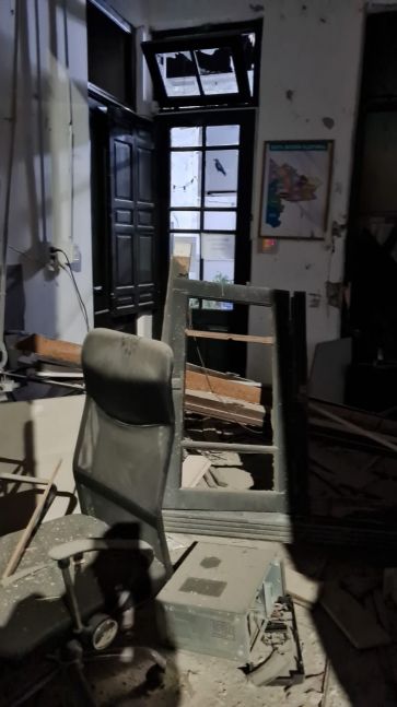 Atacaron con material explosivo la sede del Frente de Todos en Bahía Blanca
