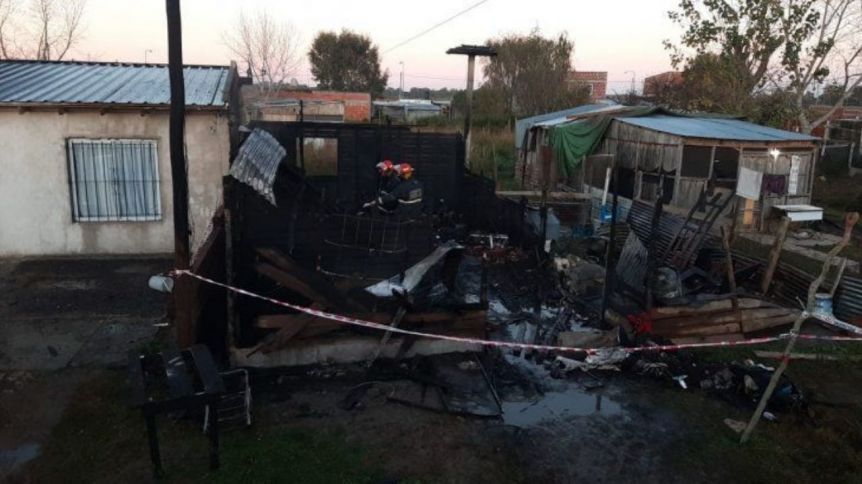 Fallecen siete personas en incendio en Punta Lara