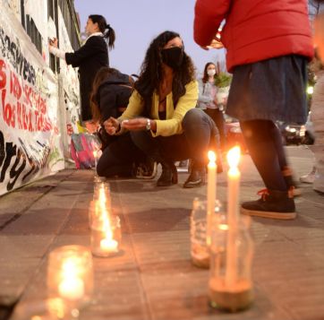 Otra vigilia en la puerta de la Gobernación por el regreso de clases presenciales tras el receso