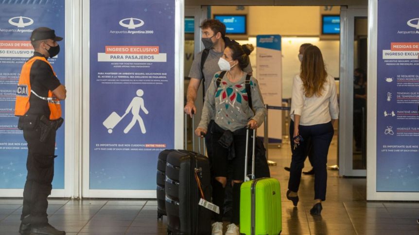 Habrá más vuelos especiales para argentinos varados en el exterior