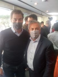 Primera foto de Santilli y Manes juntos y arenga para el objetivo del 45 por ciento