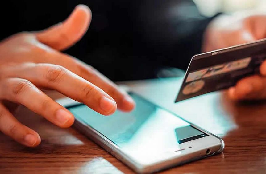 Una mujer hizo una estafa virtual y cuando la descubrieron pidió devolver el dinero en cuotas