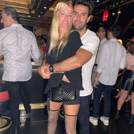 Nicole Neumann y Urcera a los besos en el recital de Maluma