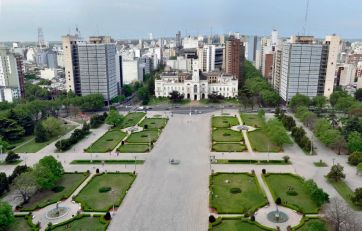 Deudas de Provincia a la vuelta de la esquina: qué pasará con La Plata y Chascomús