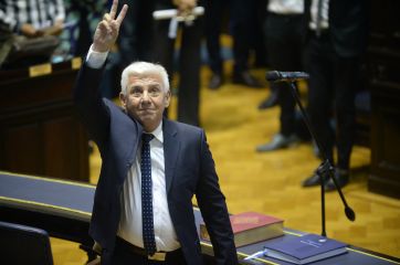 Ovaciones, una bandera gigante y los nuevos juramentos: el color de la jura de Diputados