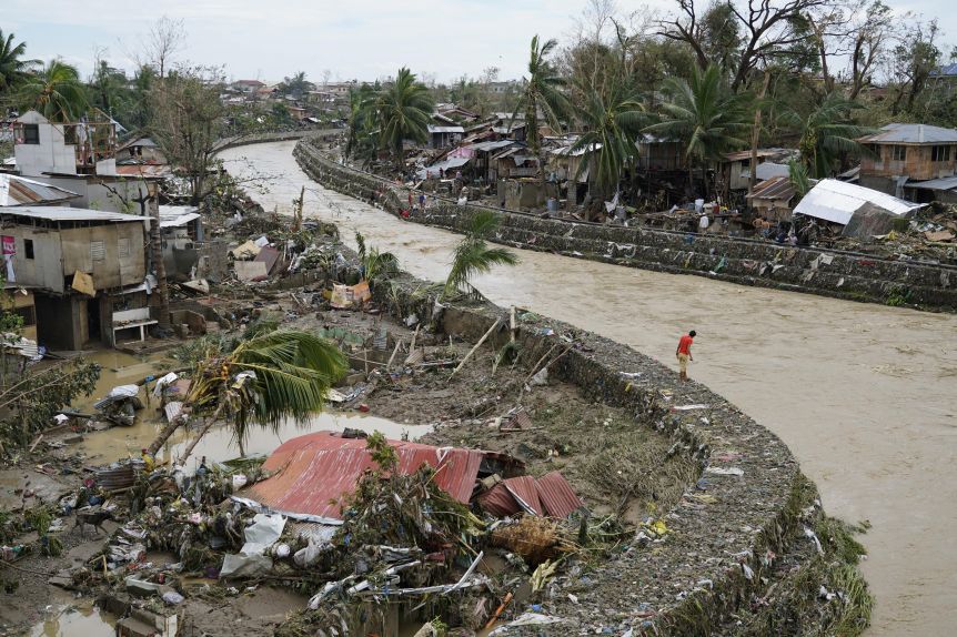 Filipinas: confirman más de 140 fallecidos tras el paso del tifón Rai