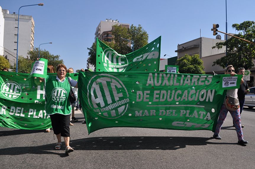 A la espera de reforzar el bolsillo: cómo será el cronograma de pago del bono a estatales