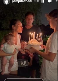 Pampita llegó a los 44 años y celebró rodeada de su familia y amigos