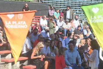En reunión de gabinete ampliado, Garro pidió “cuidar el metro cuadrado de los platenses”